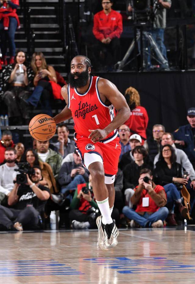 哈登重要时刻战术调整，日本队带队取胜！-九游官网