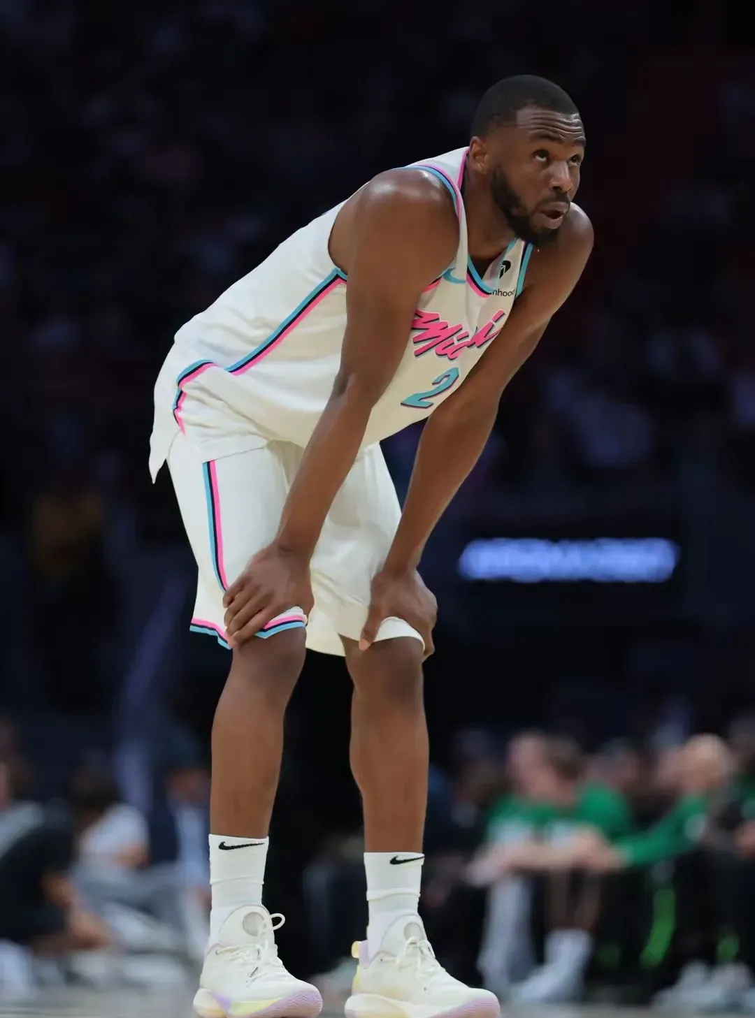 塔图姆在TES比赛中表现优异，出色防守引发热议！-九游官方